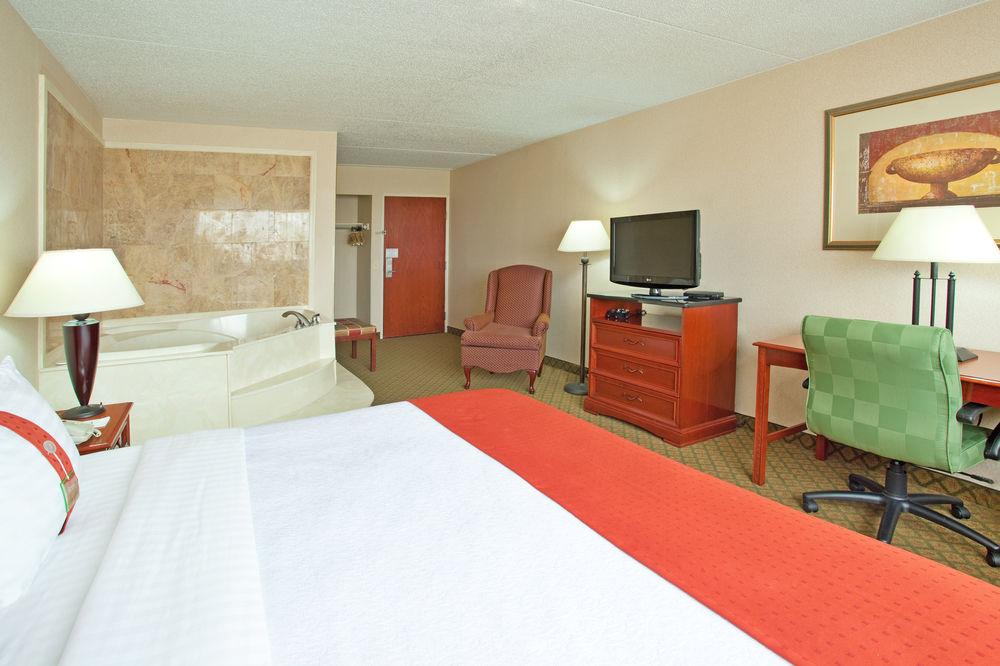 Delta Hotels By Marriott Muskegon Convention Center Exterior foto