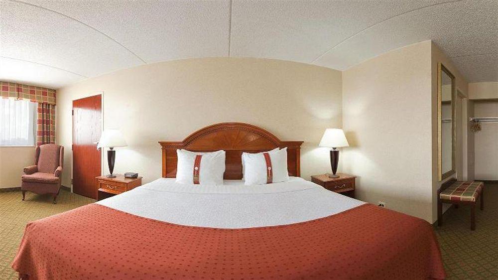 Delta Hotels By Marriott Muskegon Convention Center Exterior foto