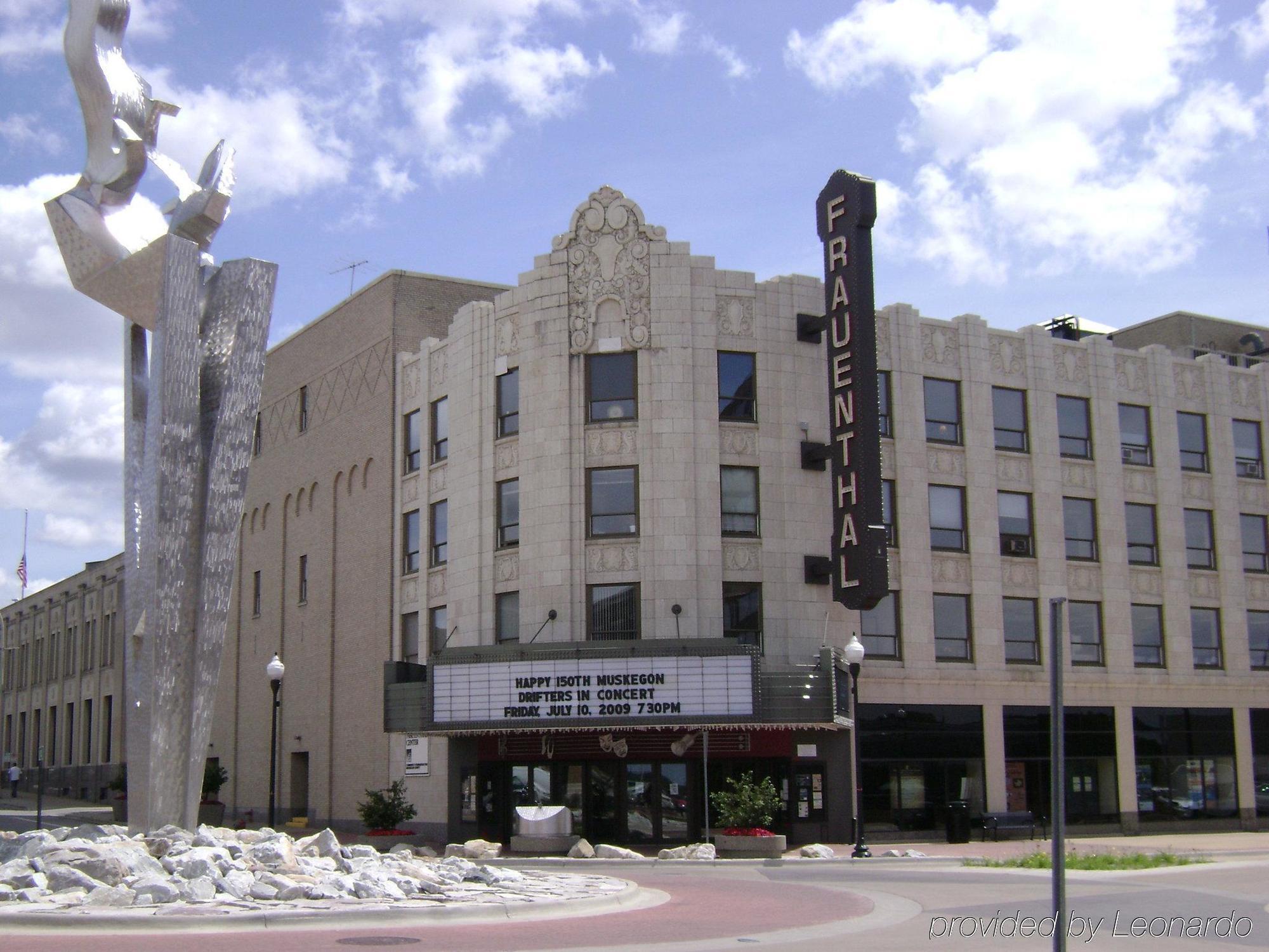 Delta Hotels By Marriott Muskegon Convention Center Exterior foto